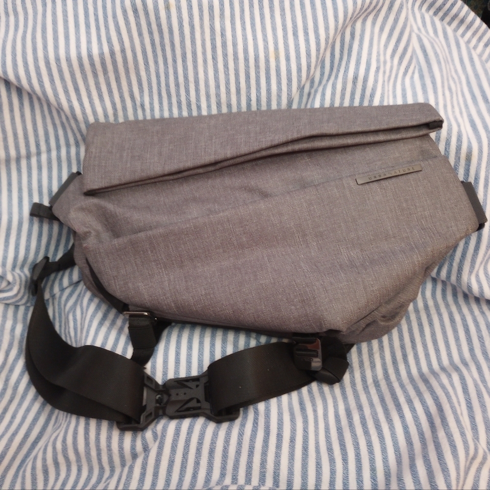 NIID Radiant Urban Sling Bag - Quick Access, Expandable, Multipurpose Crossbody